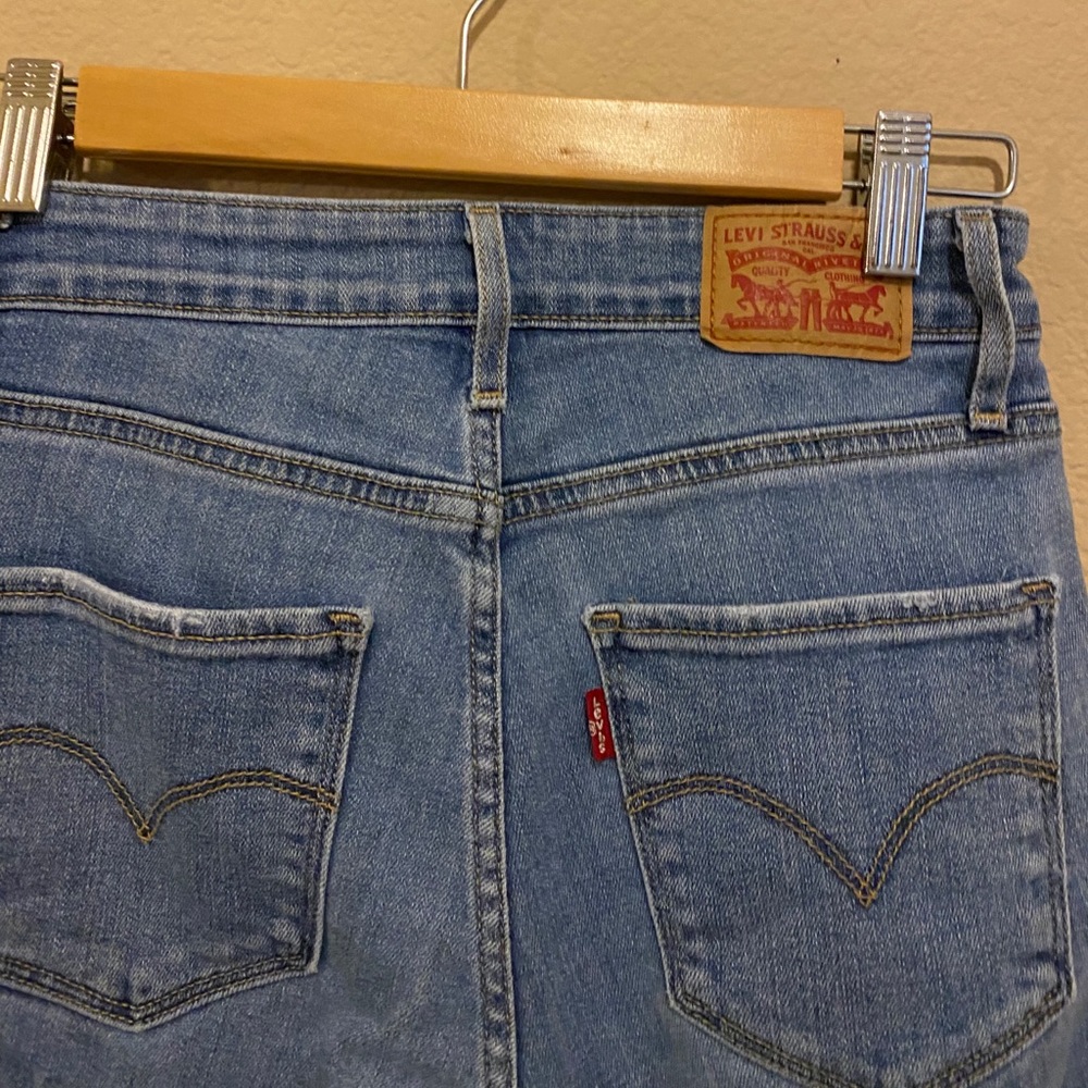 Levi's Medium Blue Cropped Ankle Jeans with Red Tab